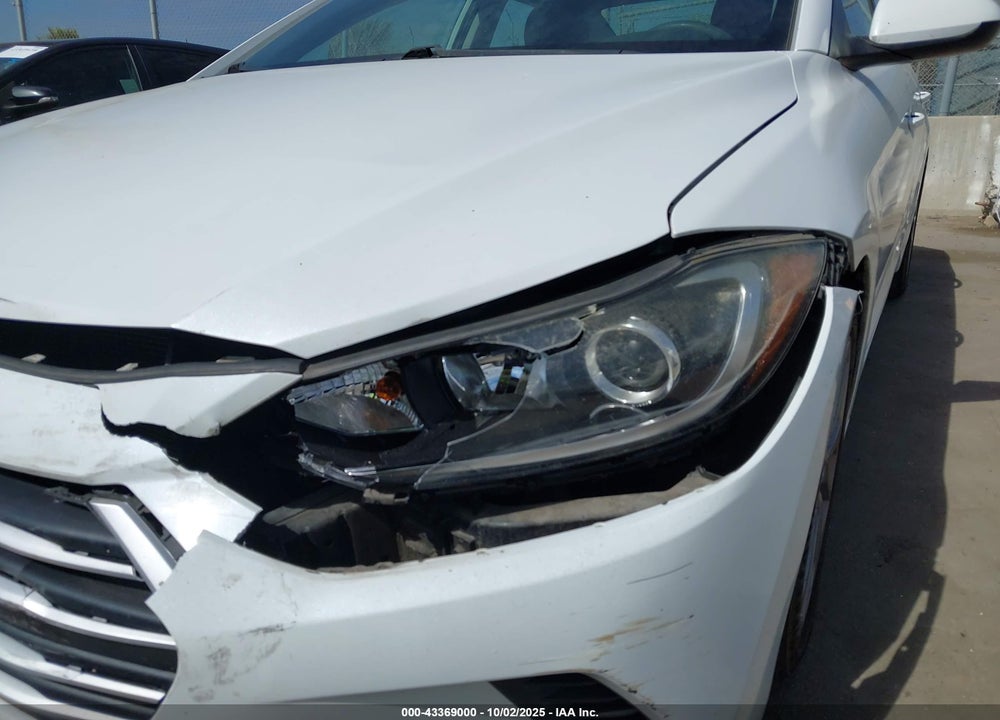2018 HYUNDAI ELANTRA VIN: 5NPD74LF9JH327280