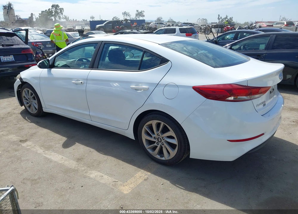 2018 HYUNDAI ELANTRA VIN: 5NPD74LF9JH327280