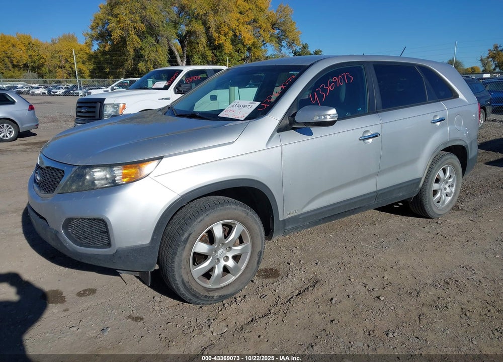 2011 KIA SORENTO VIN: 5XYKTCA10BG176701