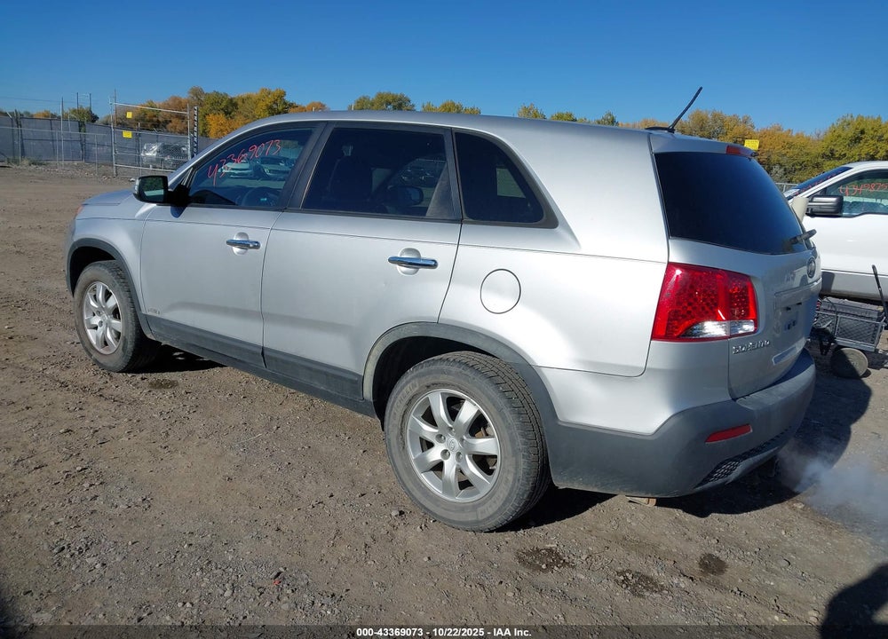 2011 KIA SORENTO VIN: 5XYKTCA10BG176701
