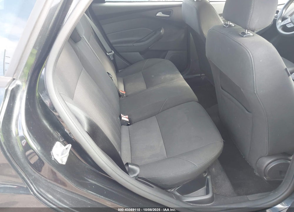 2015 FORD FOCUS SE VIN: 1FADP3K20FL345619