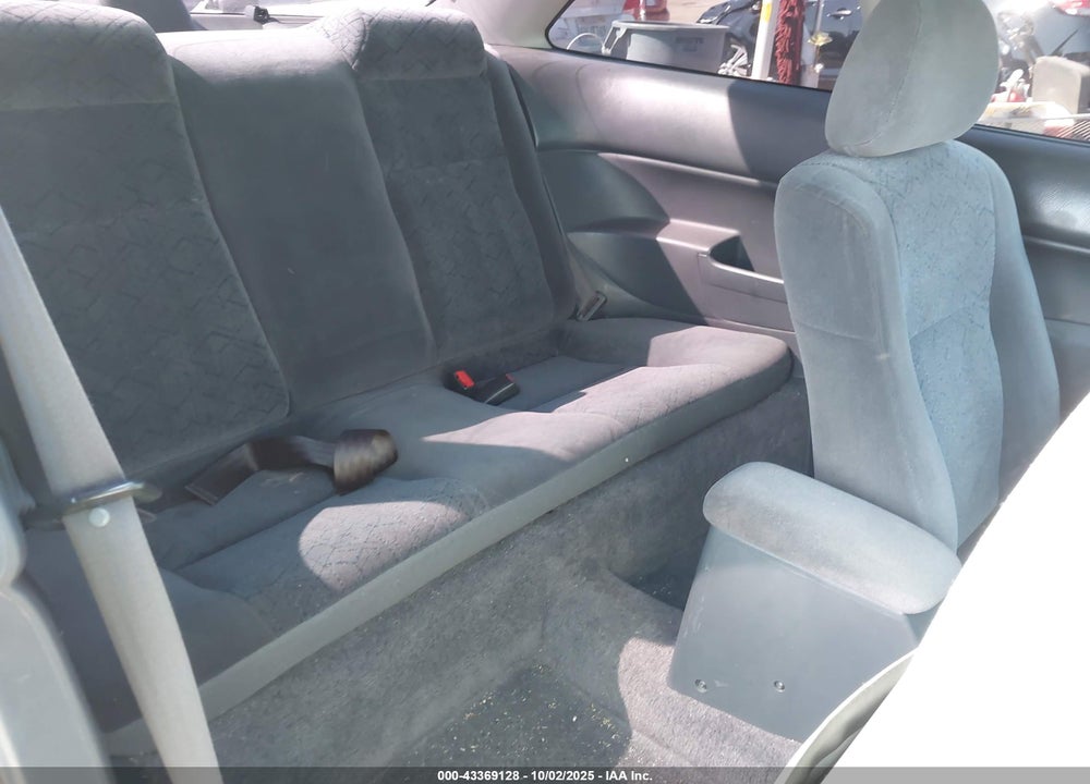 2000 HONDA CIVIC EX VIN: 1HGEJ824XYL016039