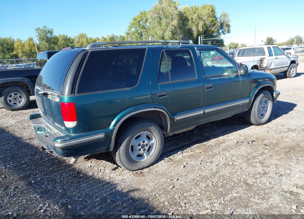 1998 CHEVROLET BLAZER LS VIN: 1GNDT13W2WK175224