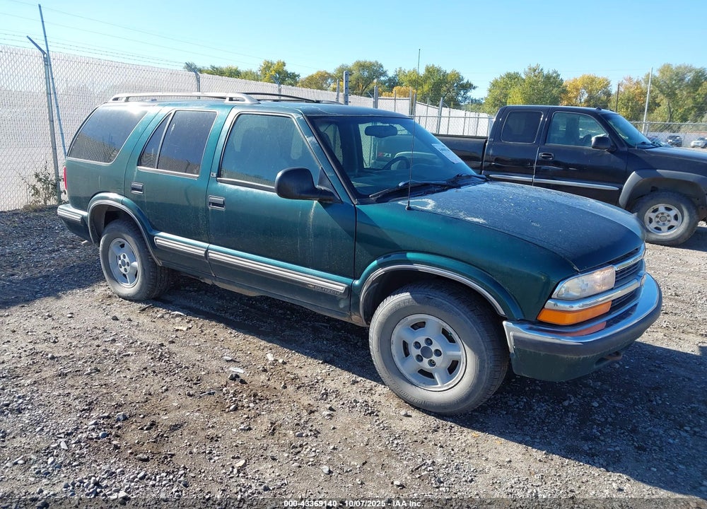 1998 CHEVROLET BLAZER LS VIN: 1GNDT13W2WK175224