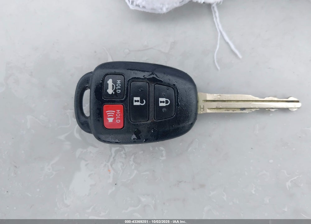 2016 TOYOTA CAMRY VIN: 4T1BF1FK0GU130946