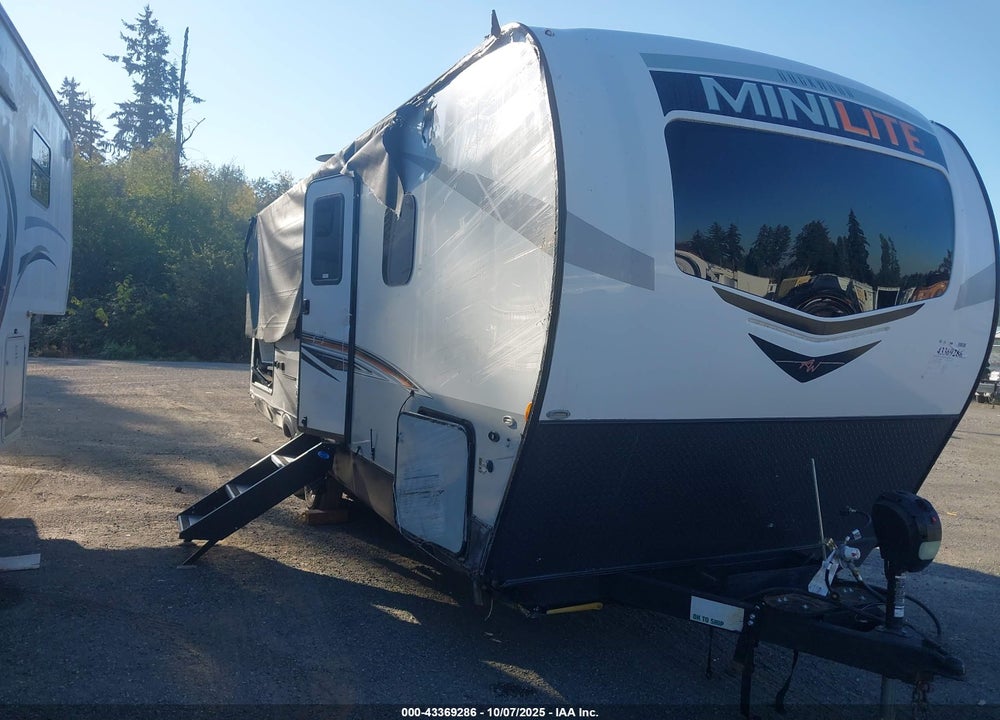 2022 ROCKWOOD MINI LIGHT TRAVEL TRAILER VIN: 4X4TRLB24ND450196
