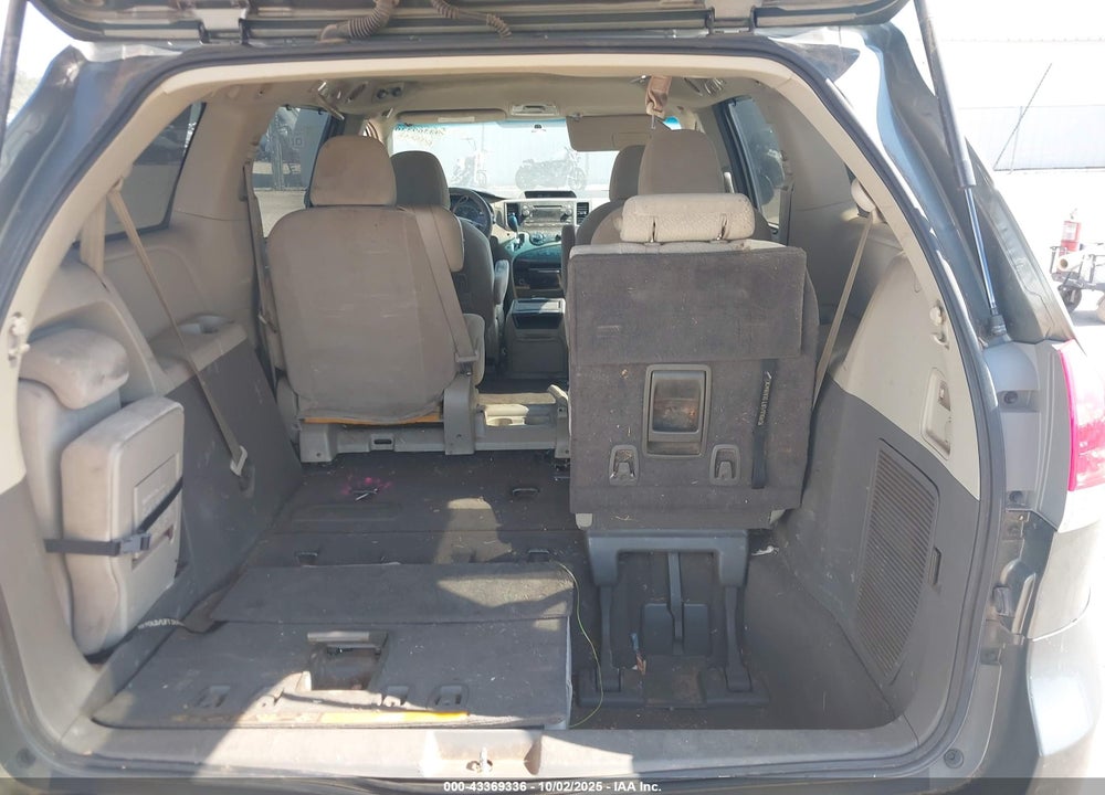 2011 TOYOTA SIENNA LE V6 VIN: 5TDKK3DC9BS017632