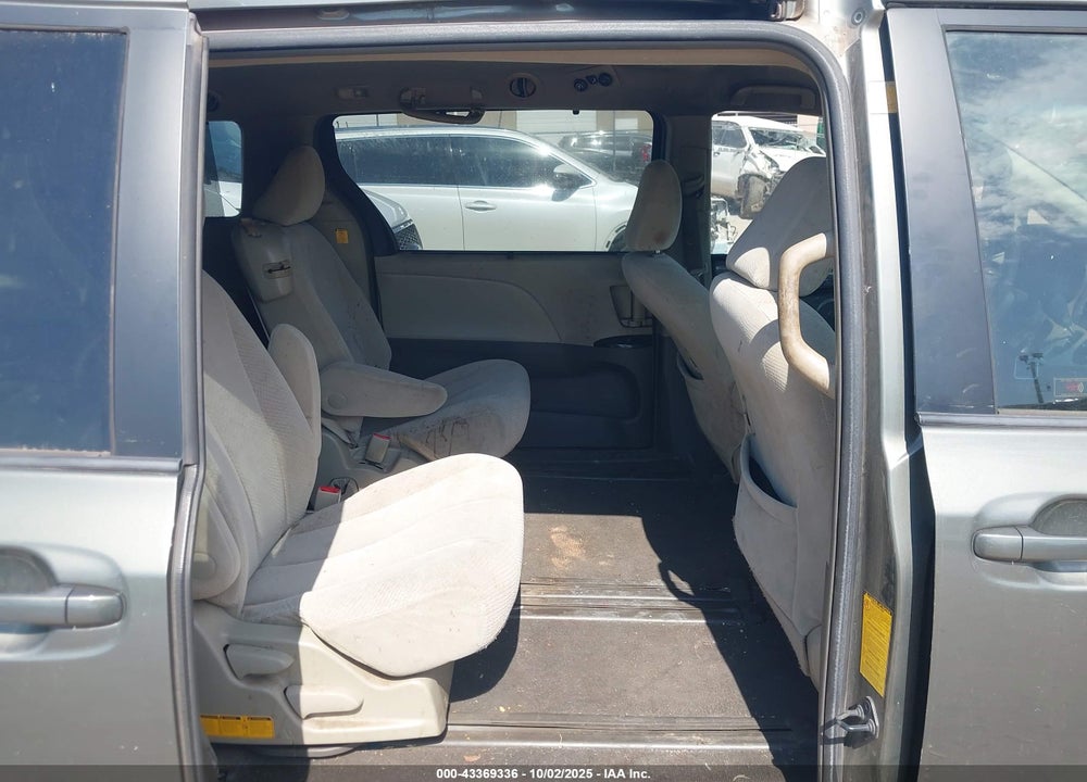 2011 TOYOTA SIENNA LE V6 VIN: 5TDKK3DC9BS017632