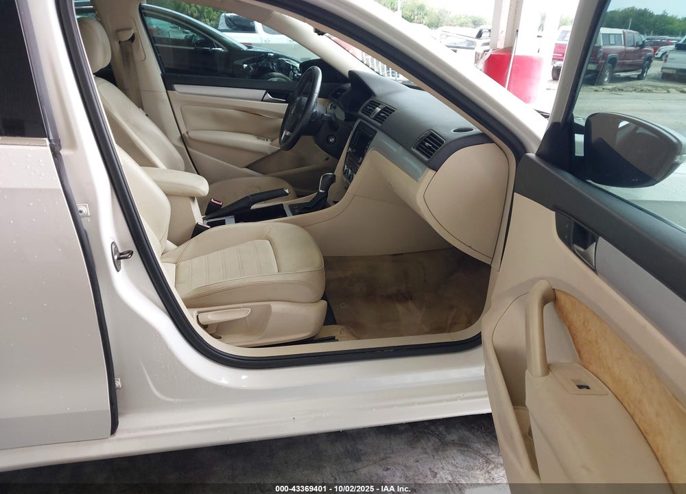 2012 VOLKSWAGEN PASSAT VIN: 1VWBM7A37CC046567