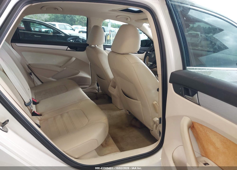 2012 VOLKSWAGEN PASSAT VIN: 1VWBM7A37CC046567