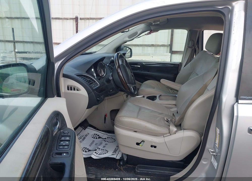 2012 CHRYSLER TOWN & COUNTRY VIN: 2C4RC1GG6CR192221