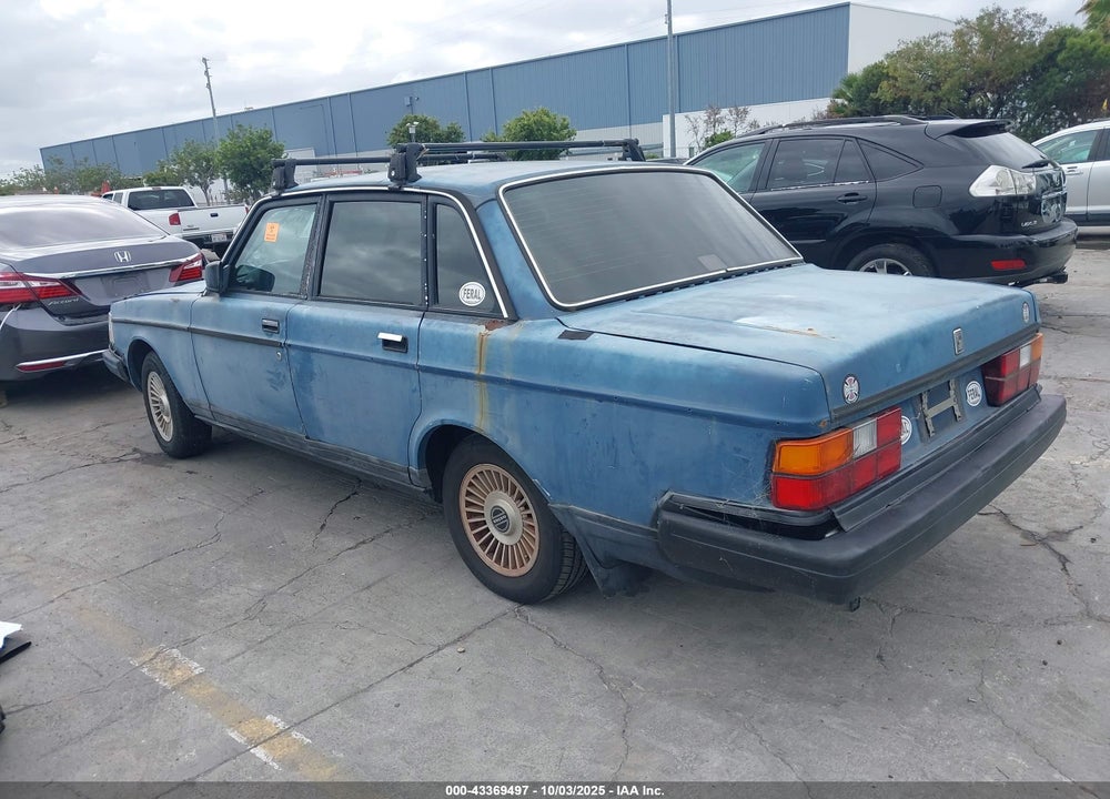 1990 VOLVO 240 DL VIN: YV1AA8844L1413099