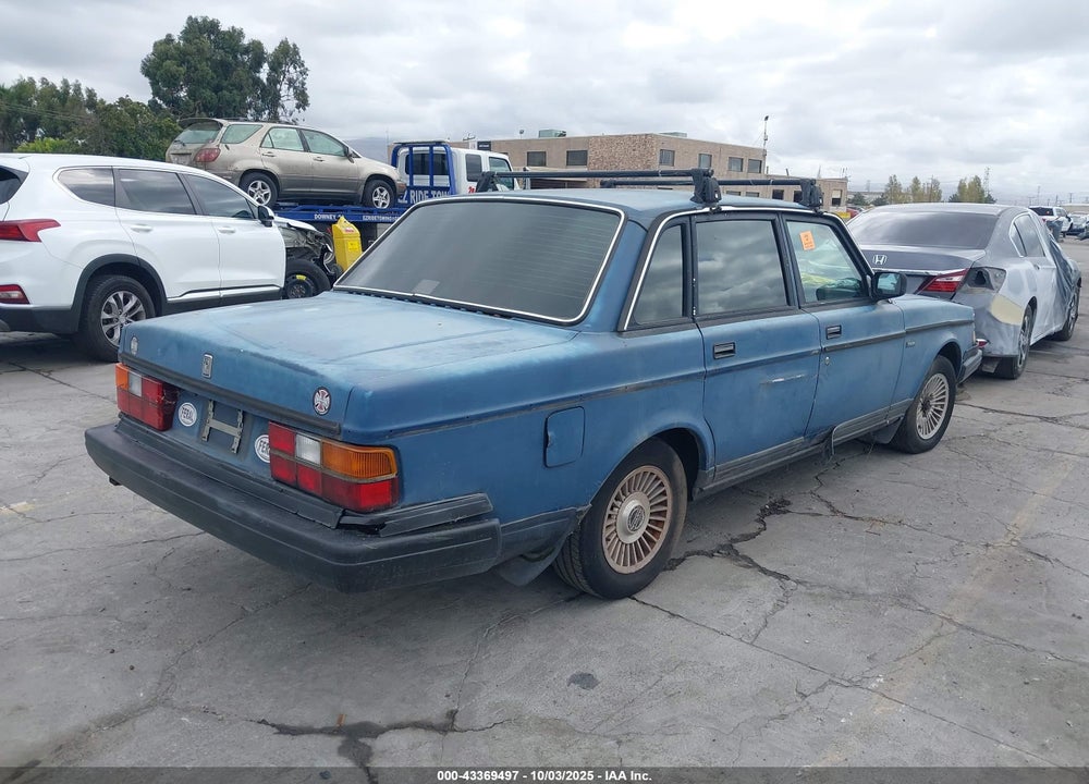 1990 VOLVO 240 DL VIN: YV1AA8844L1413099
