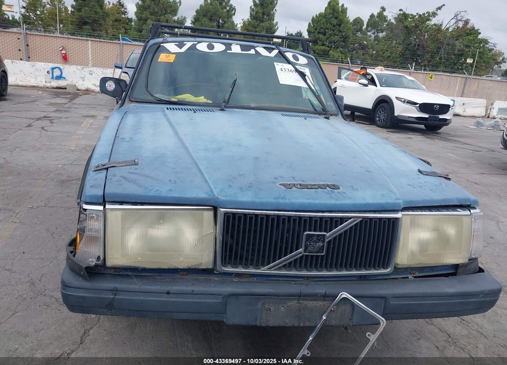 1990 VOLVO 240 DL VIN: YV1AA8844L1413099
