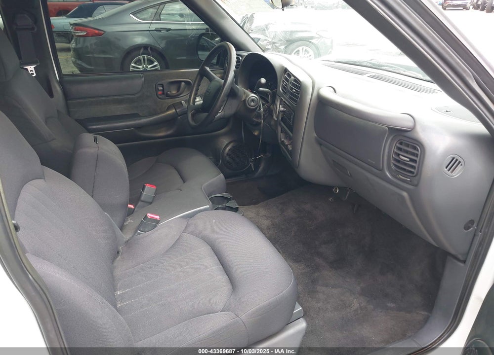 2003 CHEVROLET S-10 VIN: 1GCCS19X638196769