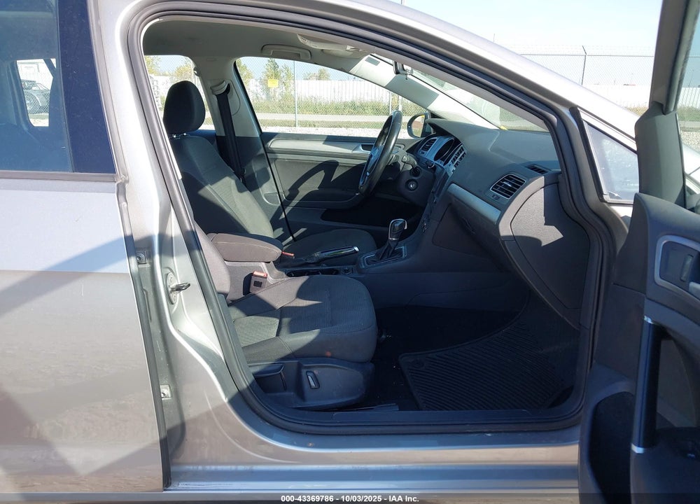 2017 VOLKSWAGEN GOLF SPORTWAGEN VIN: 3VWC17AU2HM501305
