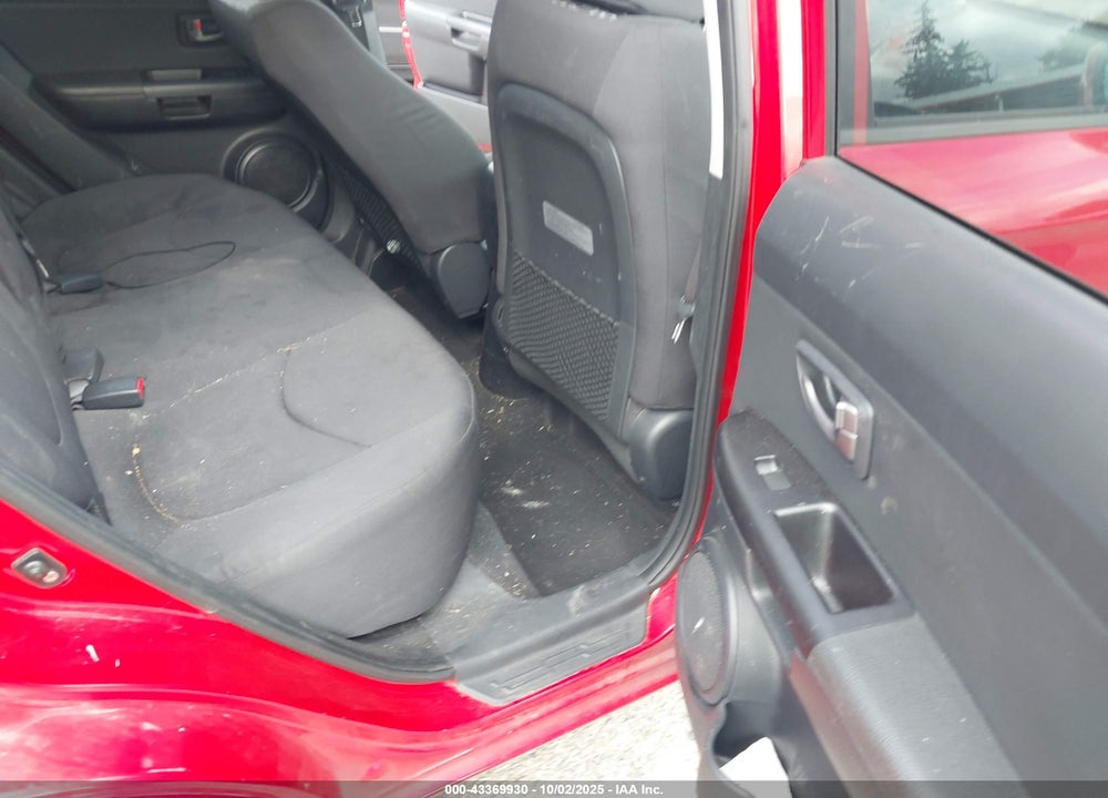 2011 KIA SOUL VIN: KNDJT2A24B7198180