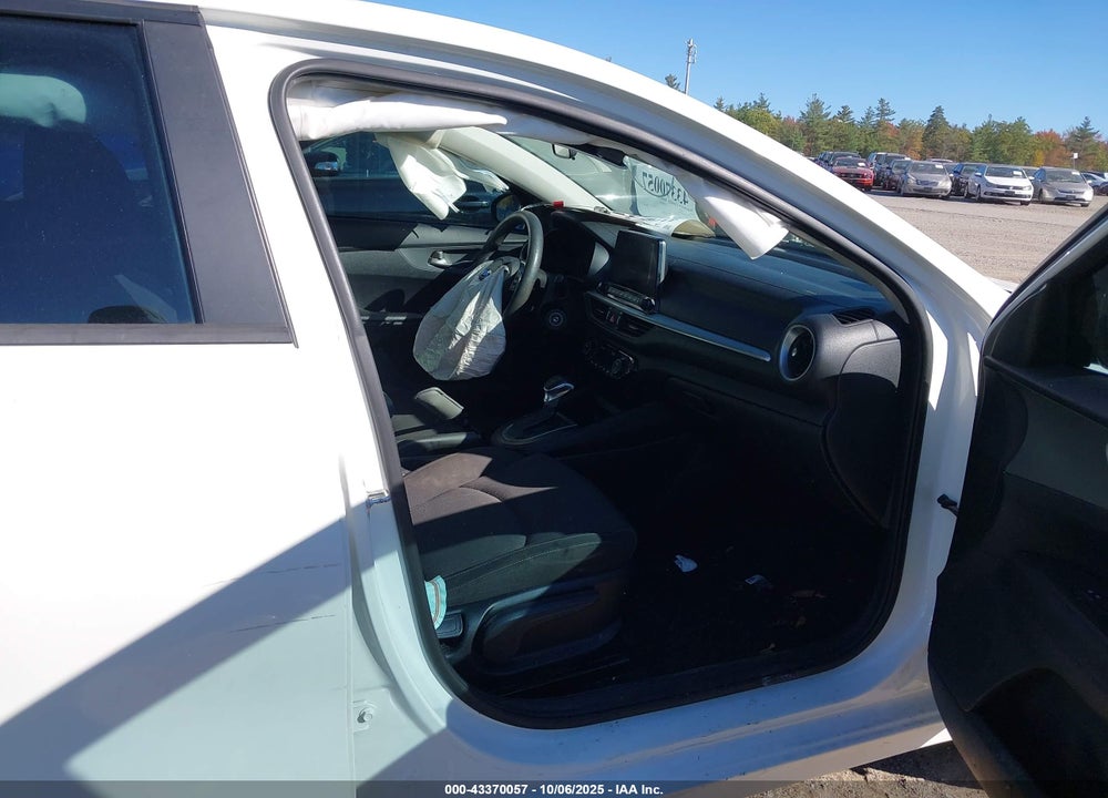 2019 KIA FORTE LXS VIN: 3KPF24AD6KE007493