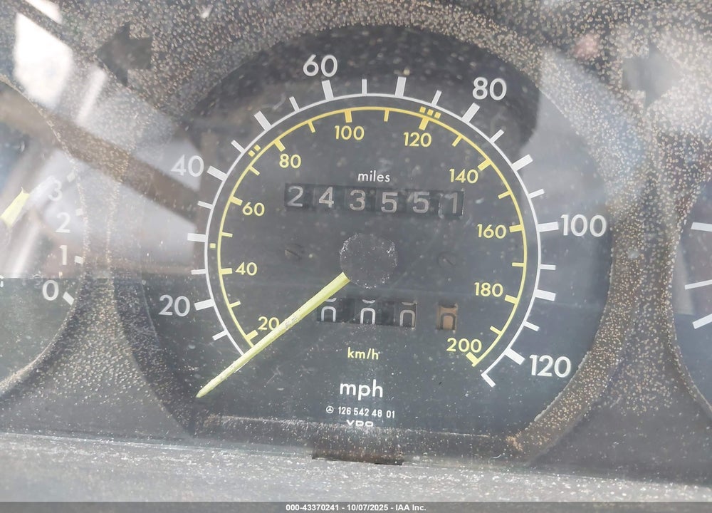 1983 MERCEDES-BENZ 300 SD VIN: WDBCB20A7DB037874