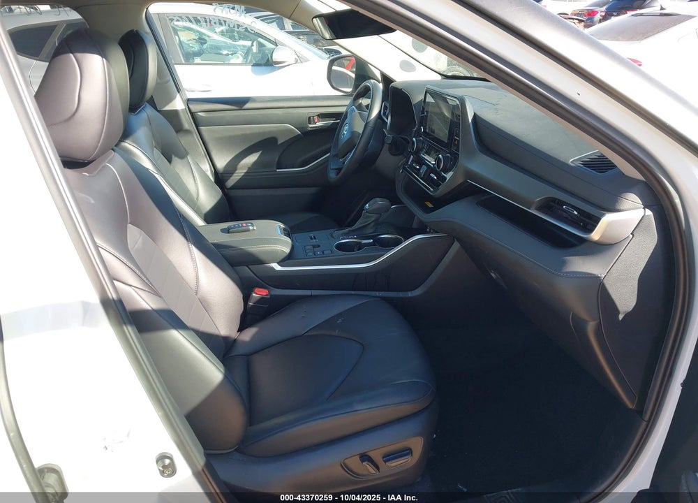 2024 TOYOTA HIGHLANDER VIN: 5TDKDRAH4RS052389
