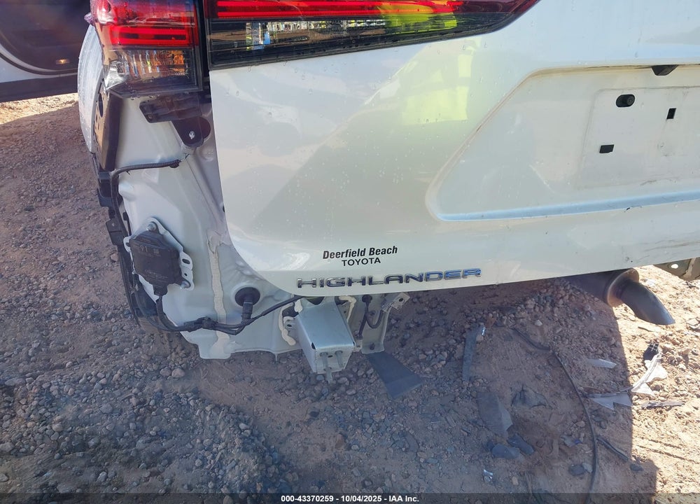 2024 TOYOTA HIGHLANDER VIN: 5TDKDRAH4RS052389
