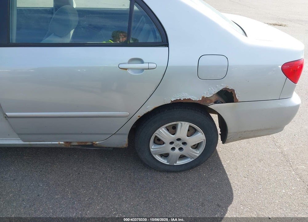 2005 TOYOTA COROLLA LE VIN: 1NXBR32E55Z421099
