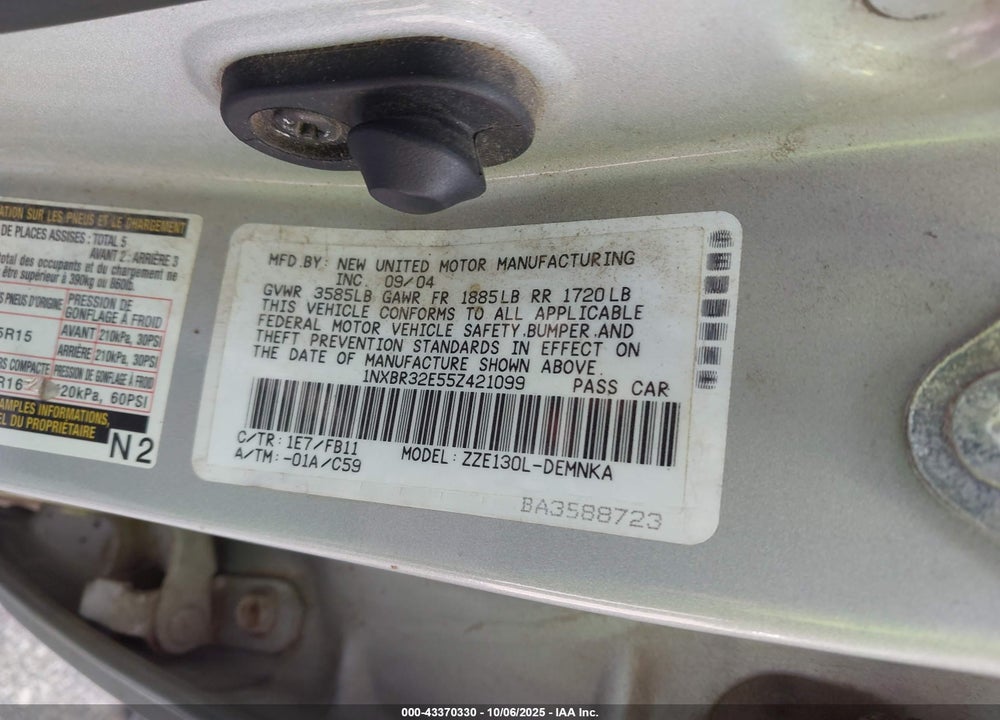 2005 TOYOTA COROLLA LE VIN: 1NXBR32E55Z421099