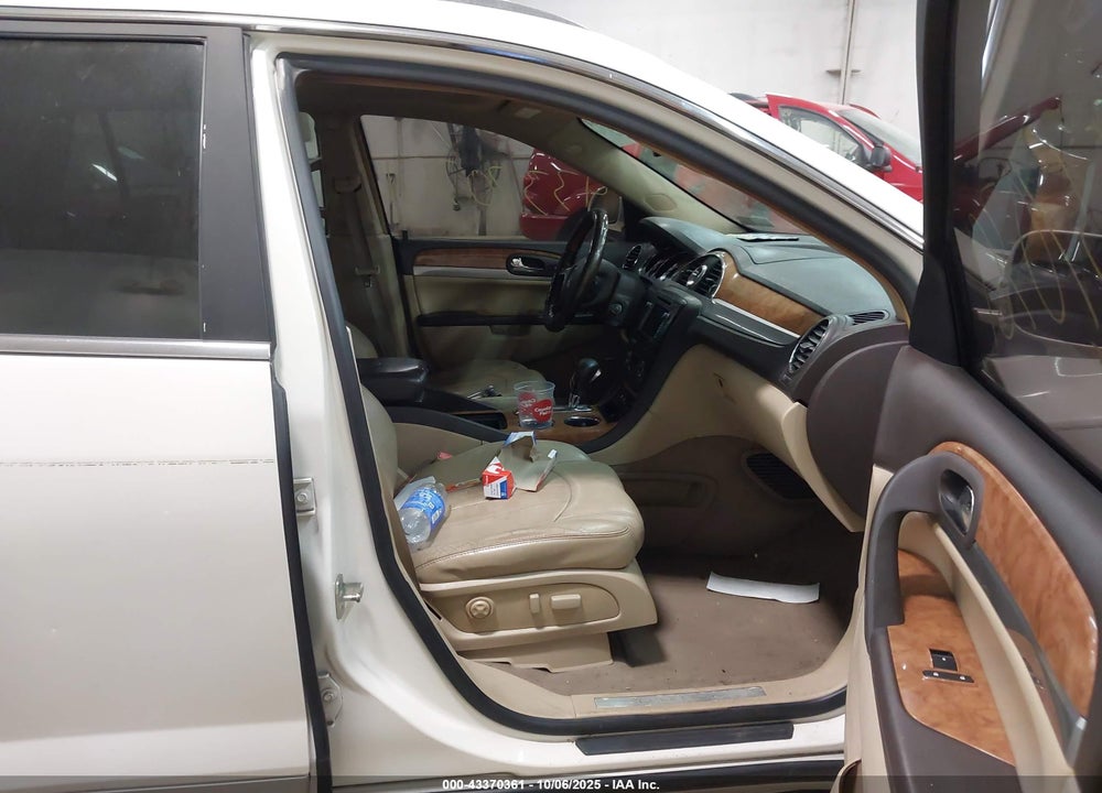 2008 BUICK ENCLAVE CXL VIN: 5GAEV23758J242687