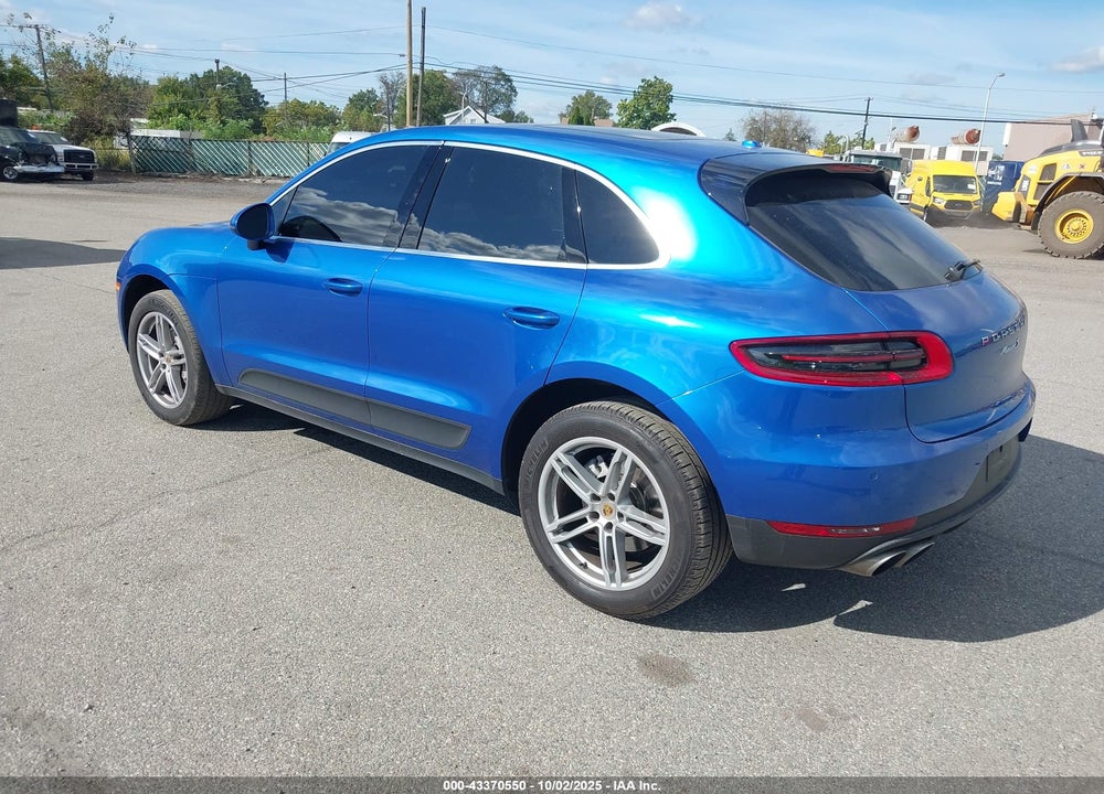 2017 PORSCHE MACAN S VIN: WP1AB2A58HLB13210
