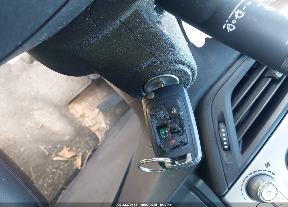 2011 CHEVROLET EQUINOX VIN: 2CNALPEC8B6256660