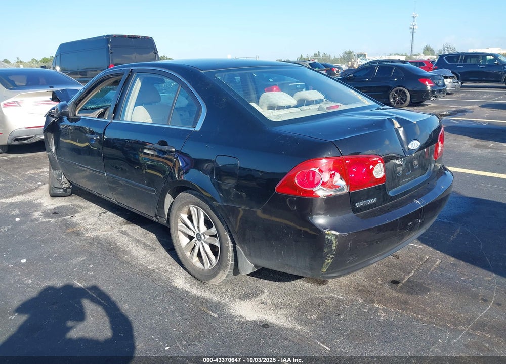 2008 KIA OPTIMA LX VIN: KNAGE123185255233