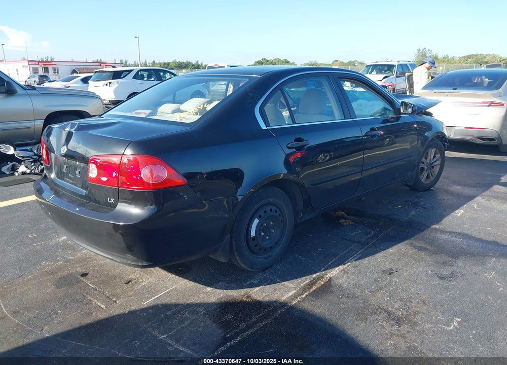2008 KIA OPTIMA LX VIN: KNAGE123185255233