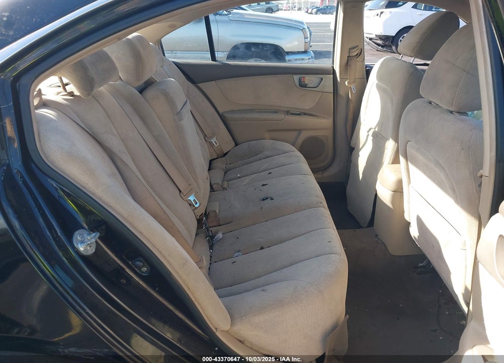2008 KIA OPTIMA LX VIN: KNAGE123185255233