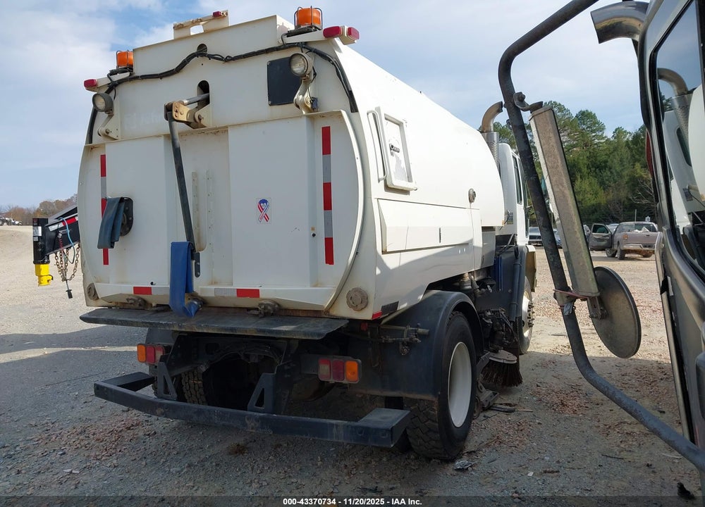 2005 FREIGHTLINER HC CARGO HC80 VIN: 1FVAB6BV75DN91846