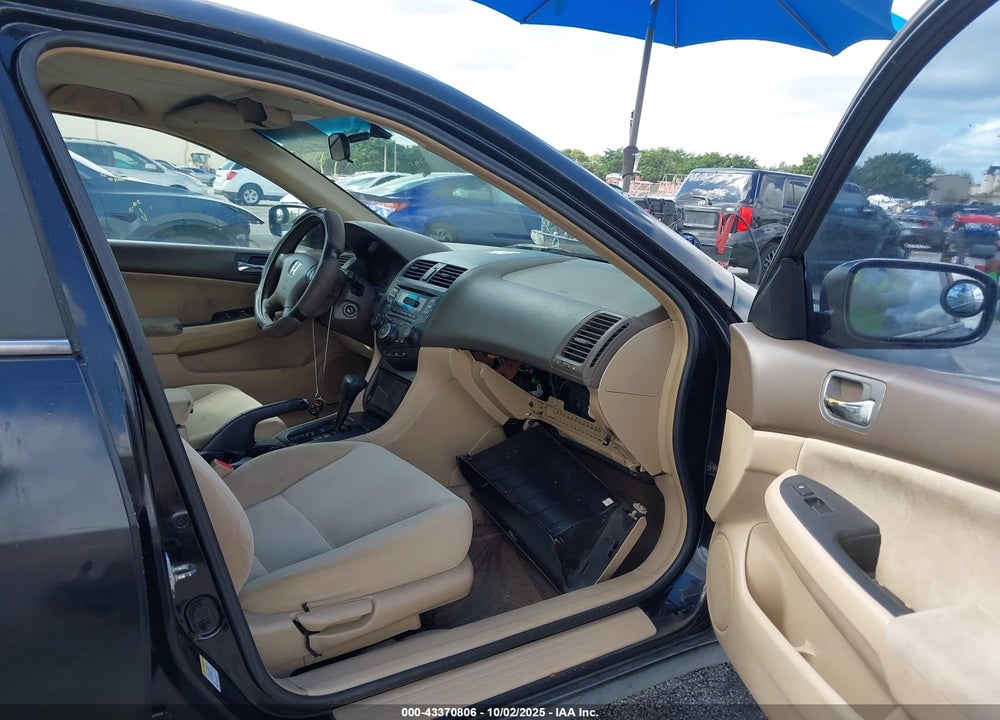 2005 HONDA ACCORD 2.4 LX VIN: 1HGCM564X5L004007