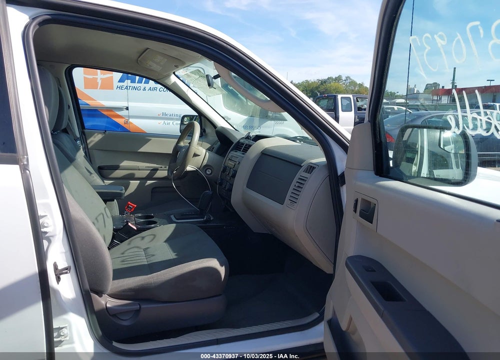 2011 FORD ESCAPE XLS VIN: 1FMCU9C73BKB99188