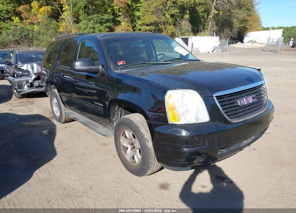 2011 GMC YUKON SLE VIN: 1GKS2AE03BR393397