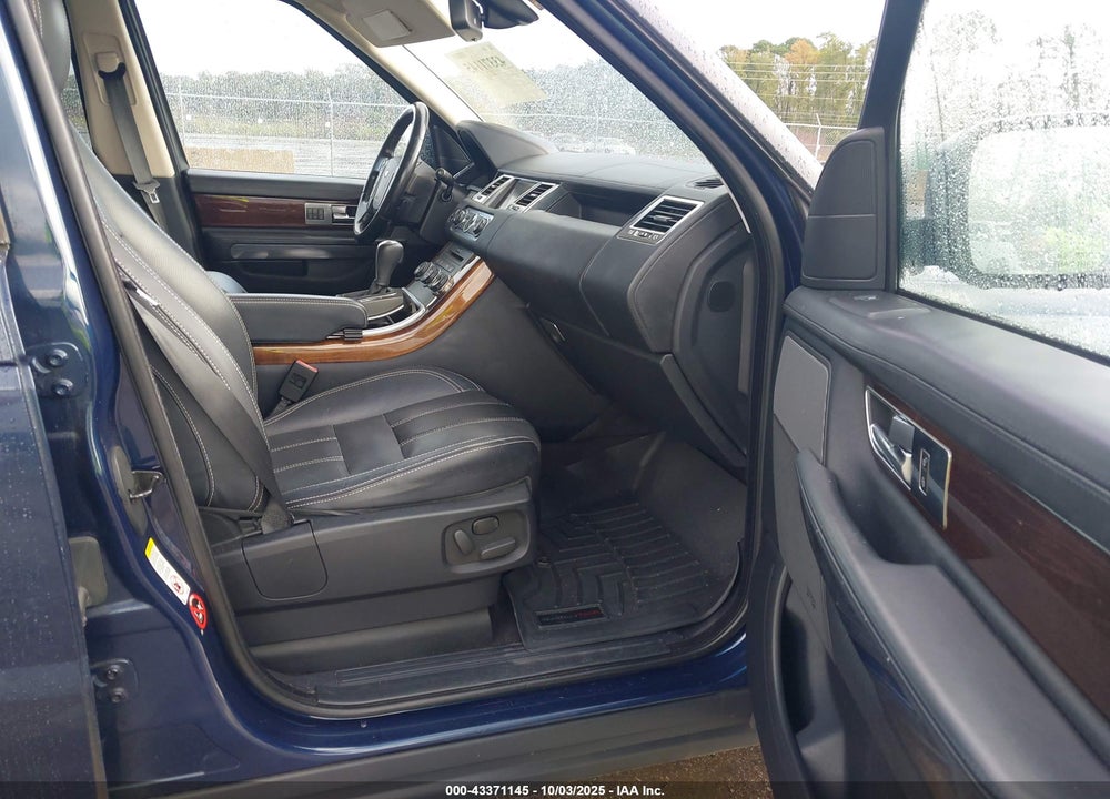 2011 LAND ROVER RANGE ROVER SPORT VIN: SALSK2D40BA271741