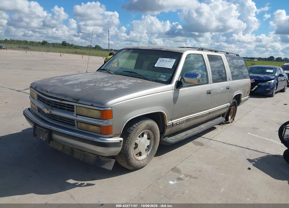 1998 CHEVROLET SUBURBAN VIN: 3GNEC16R8WG102442