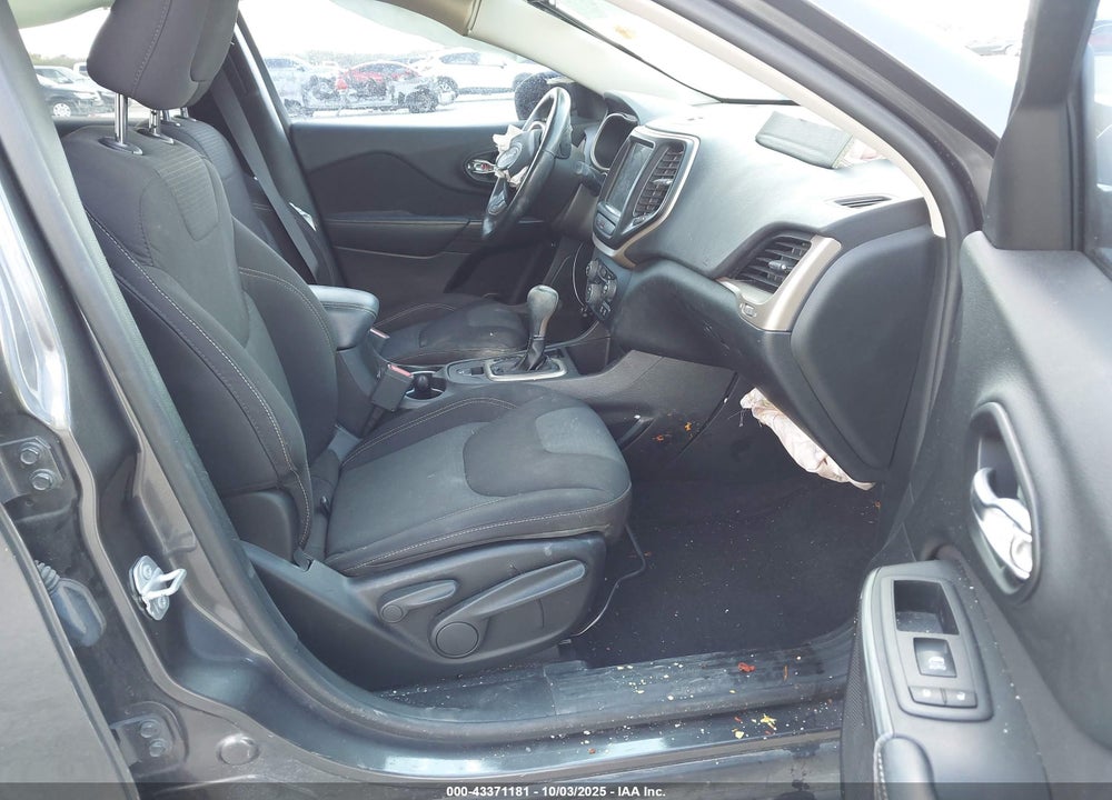2017 JEEP CHEROKEE VIN: 1C4PJLCSXHW541155