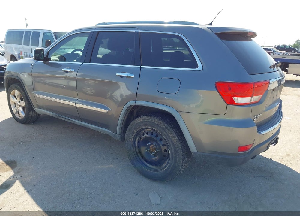 2011 JEEP GRAND CHEROKEE VIN: 1J4RR6GT0BC737985