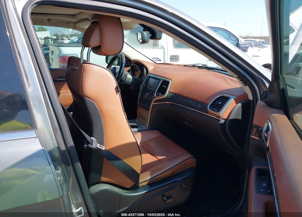 2011 JEEP GRAND CHEROKEE VIN: 1J4RR6GT0BC737985