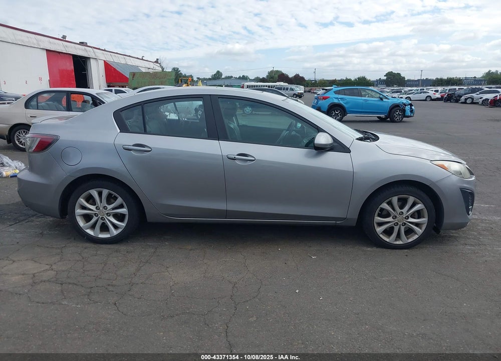 2011 MAZDA MAZDA3 VIN: JM1BL1W69B1397819