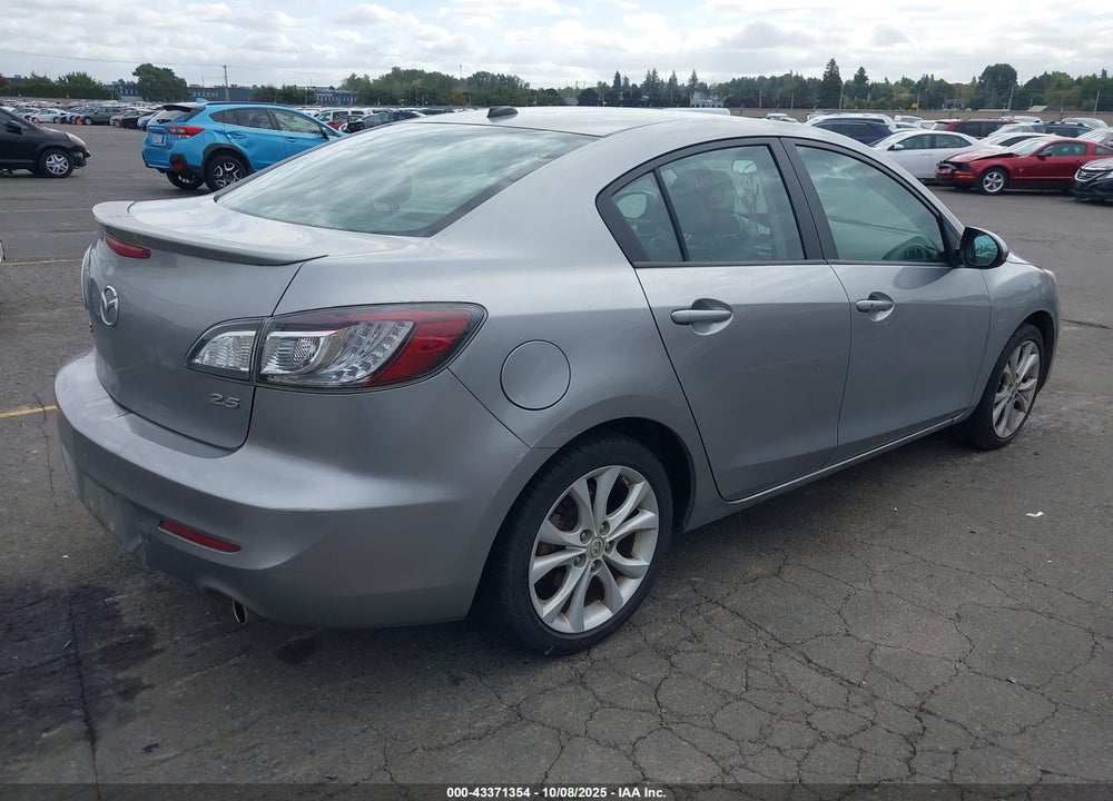 2011 MAZDA MAZDA3 VIN: JM1BL1W69B1397819