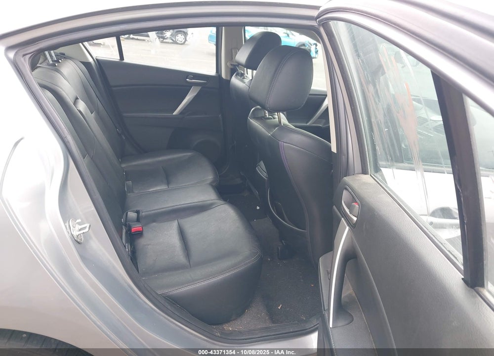 2011 MAZDA MAZDA3 VIN: JM1BL1W69B1397819