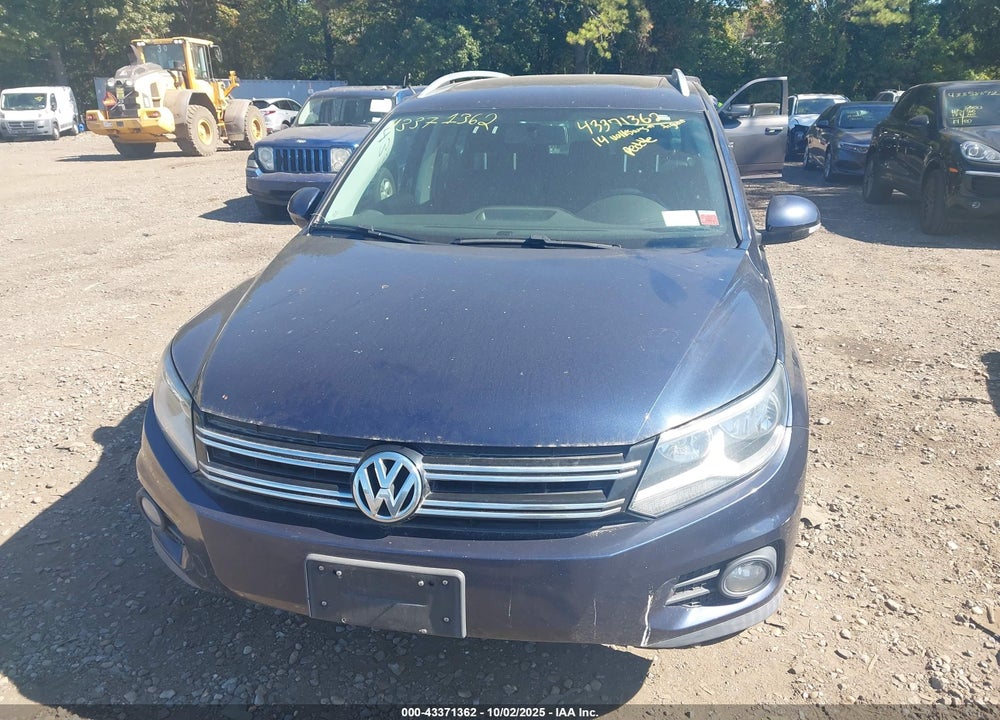 2014 VOLKSWAGEN TIGUAN VIN: WVGBV3AX8EW573932