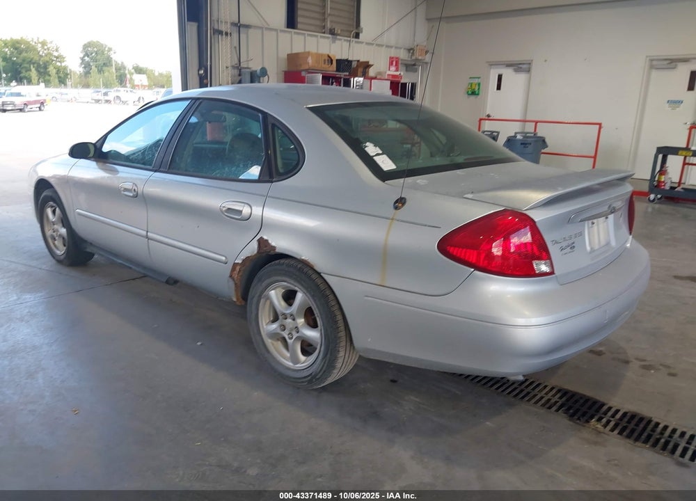 2002 FORD TAURUS SES VIN: 1FAFP55222G257447