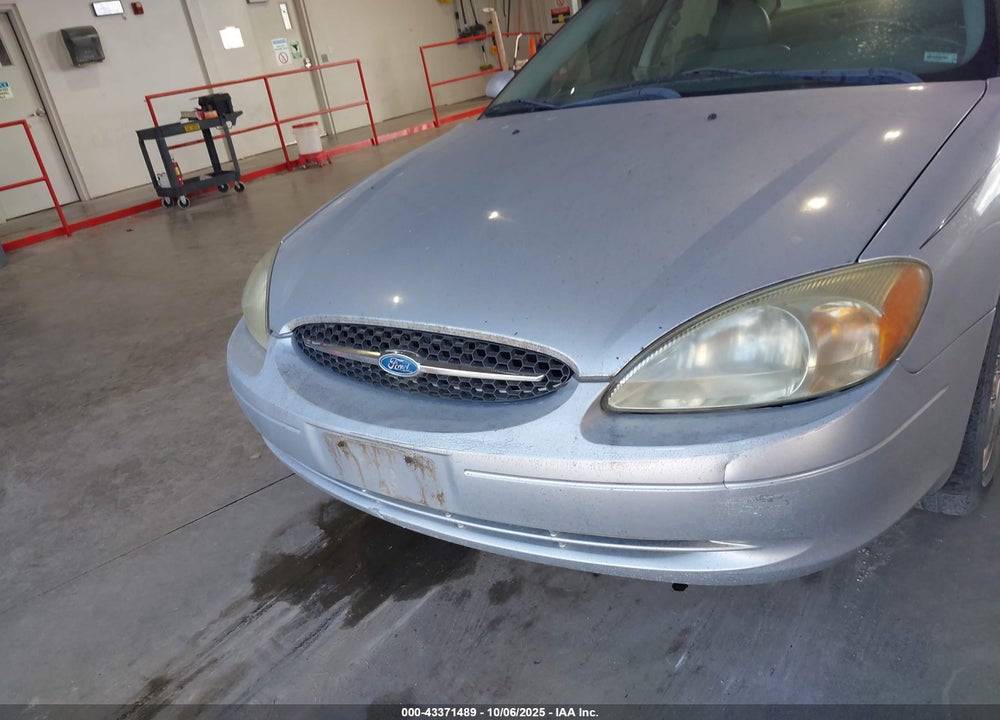 2002 FORD TAURUS SES VIN: 1FAFP55222G257447