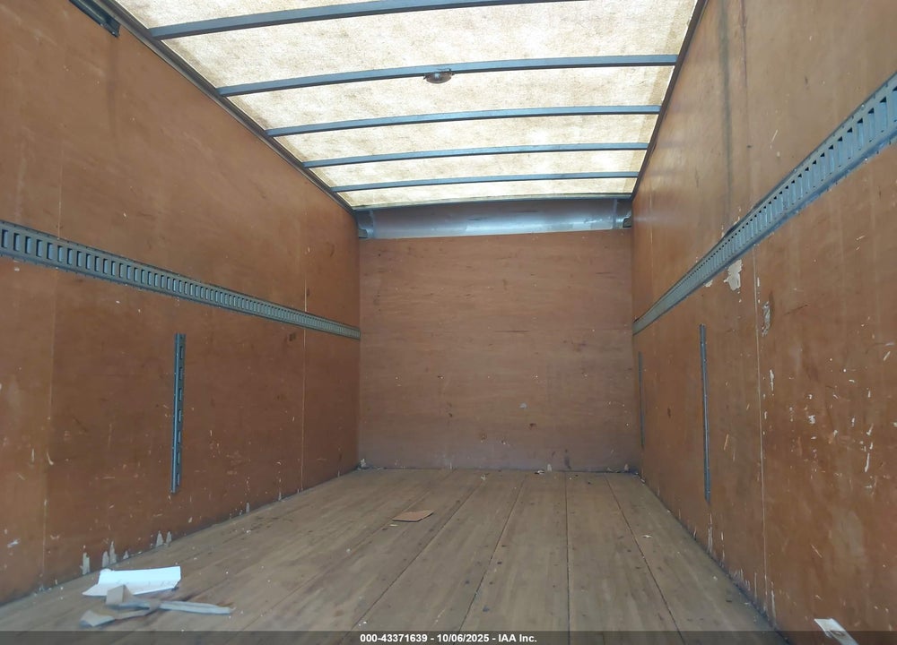 2013 ISUZU NPR HD GAS REG VIN: 54DC4W1B8DS801933