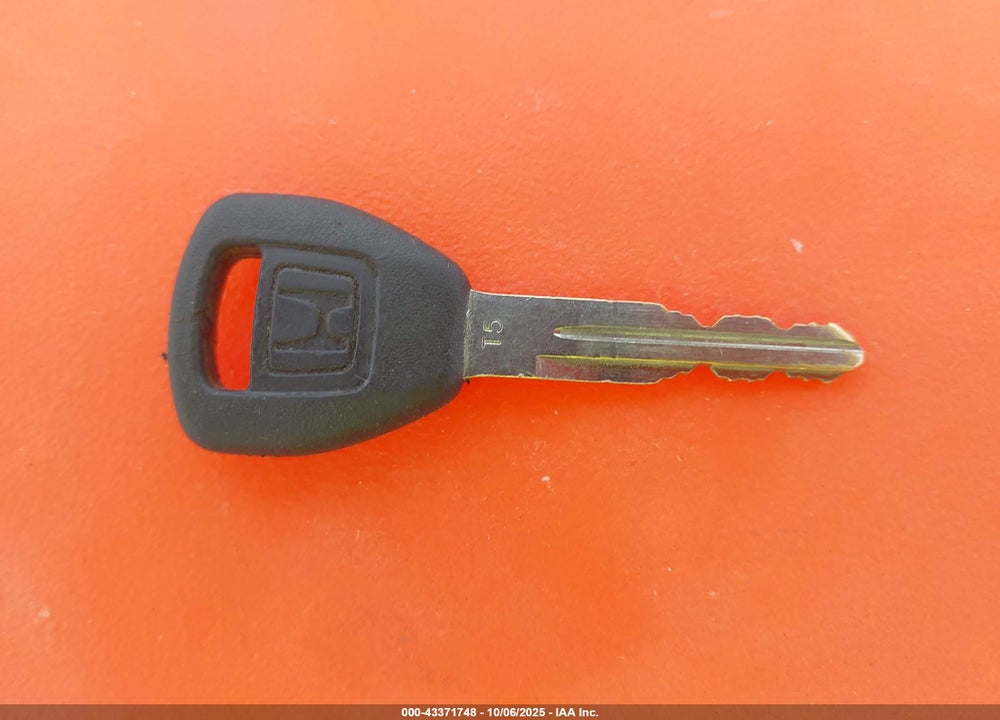 2000 HONDA ACCORD 3.0 LX VIN: 1HGCG2249YA019996